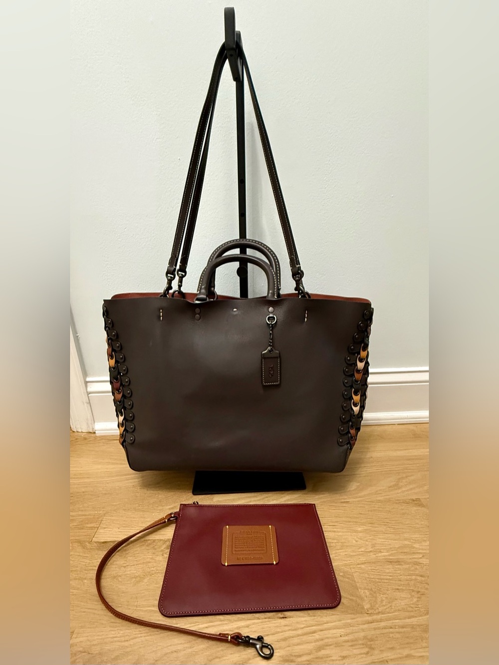 Coach 1941 Rogue Link Glovetanned Leather Tote Bag Brown Chocolate Bag - Picture 2 of 15